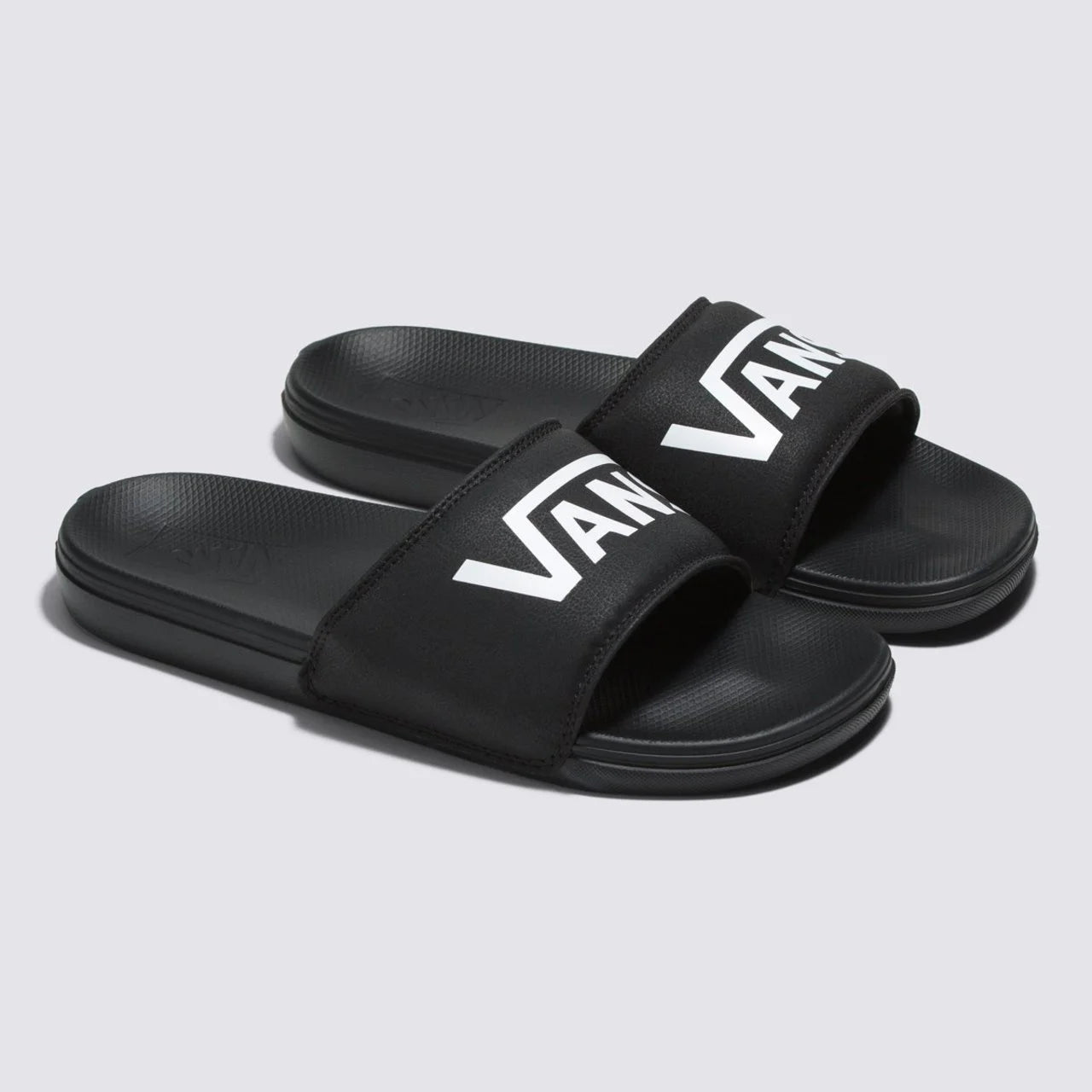 Chinelo Slide-On Black True White - Vans
