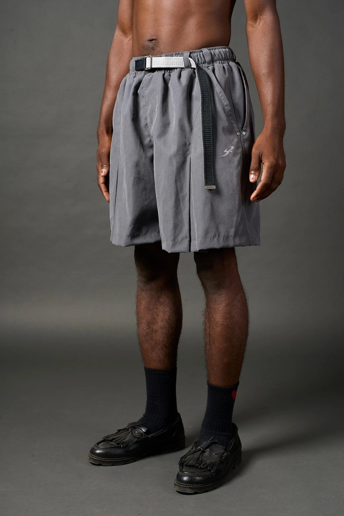 Short "B Garça" Cinza