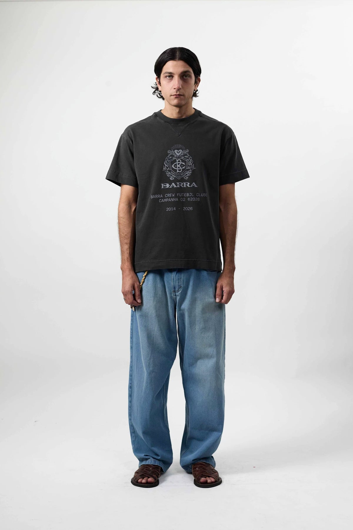 Camiseta "Brasão" Preta Estonada