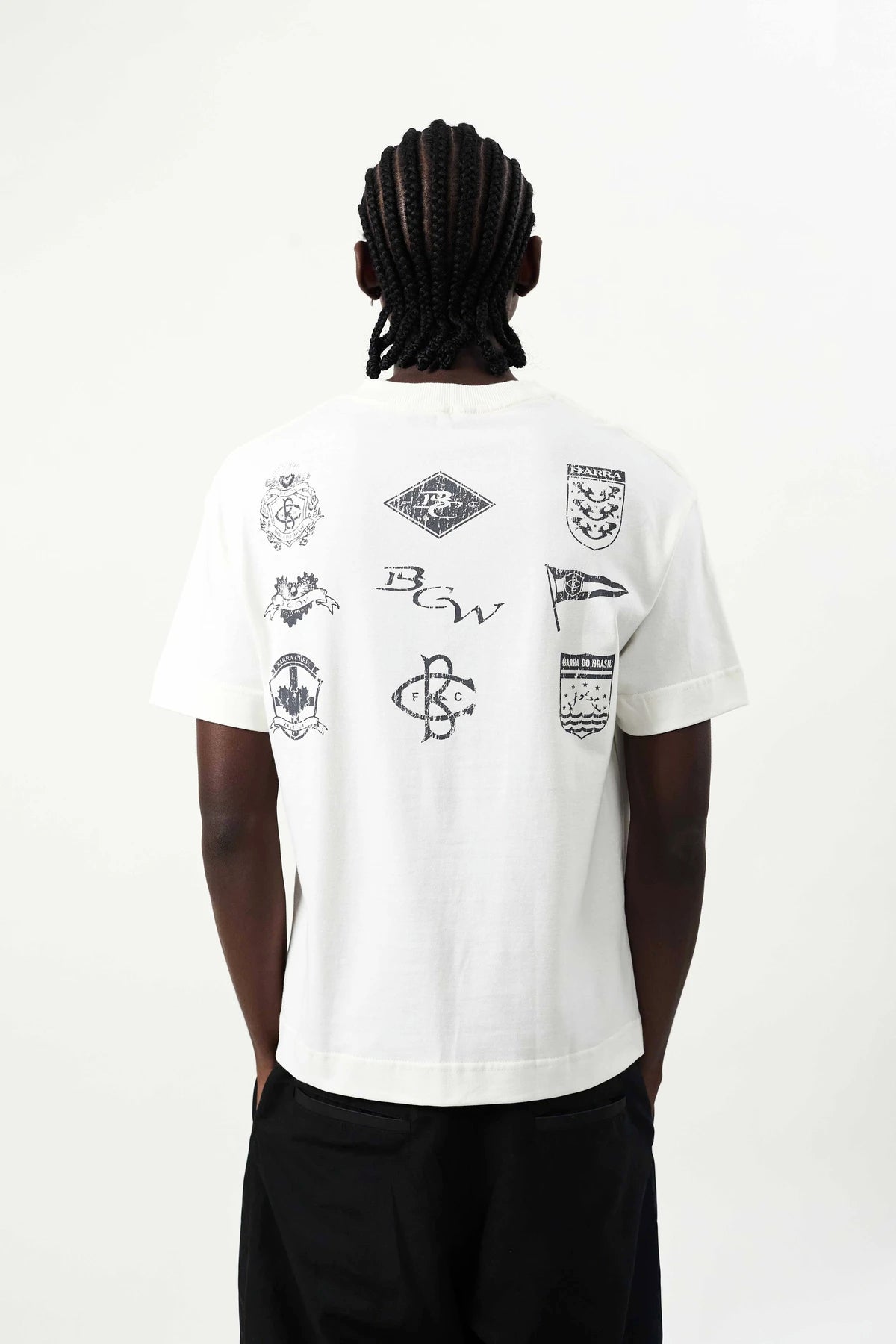 Camiseta "Bandeiras" Off White