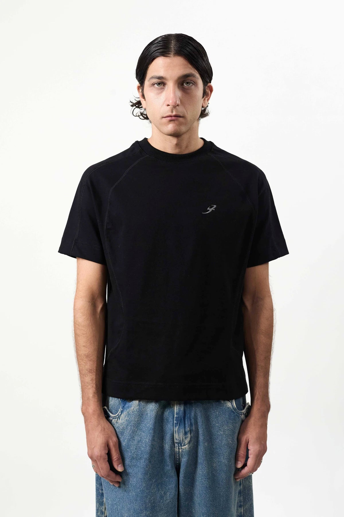 Camiseta Recortada "B Garça" Preta