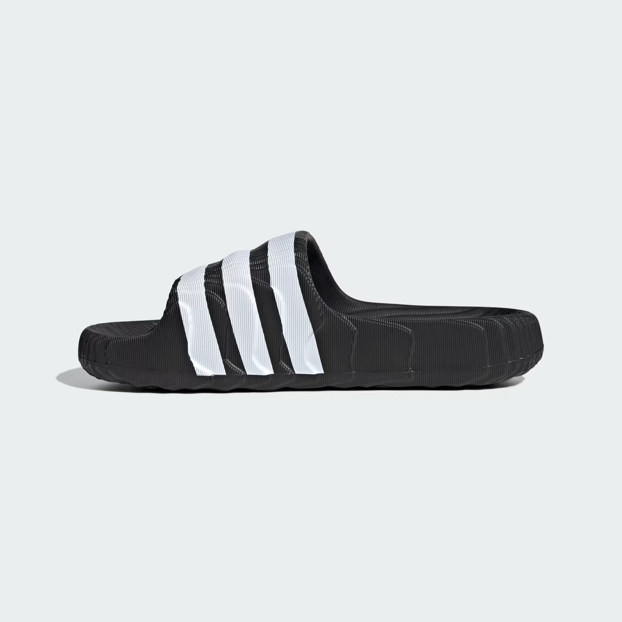 Chinelo Adilette 22
