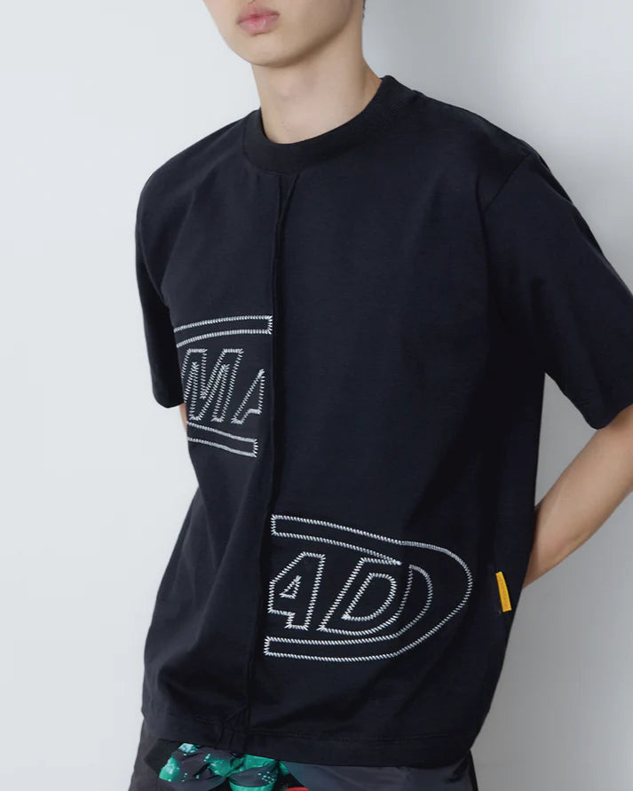 Camiseta Portal Bordada Preta - MAD ENLATADOS