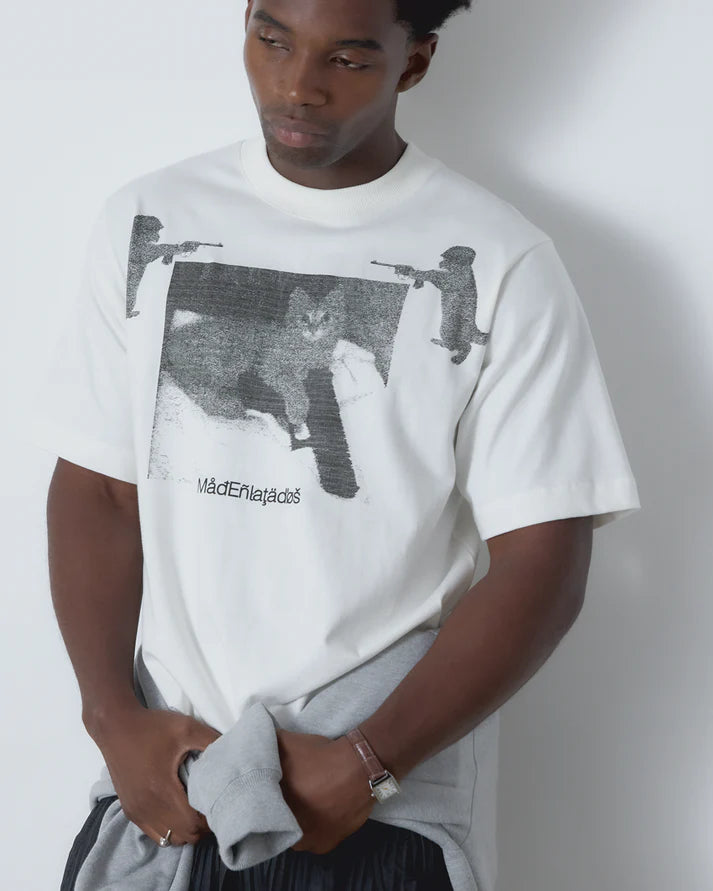 Camiseta Revolver Off White - MAD ENLATADOS