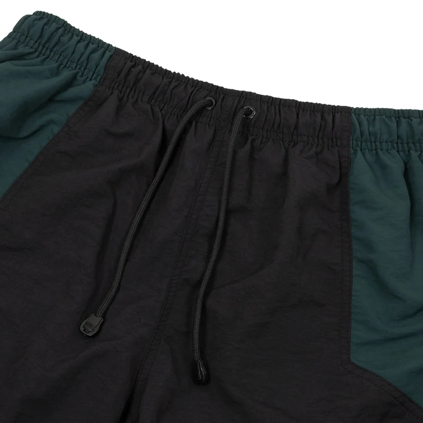 Shorts Pivot Preto