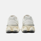 Tênis 9060 Branco Prata - NEW BALANCE