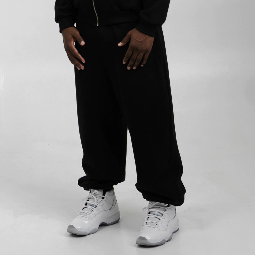 Essential Black Sweatpants - QUIET