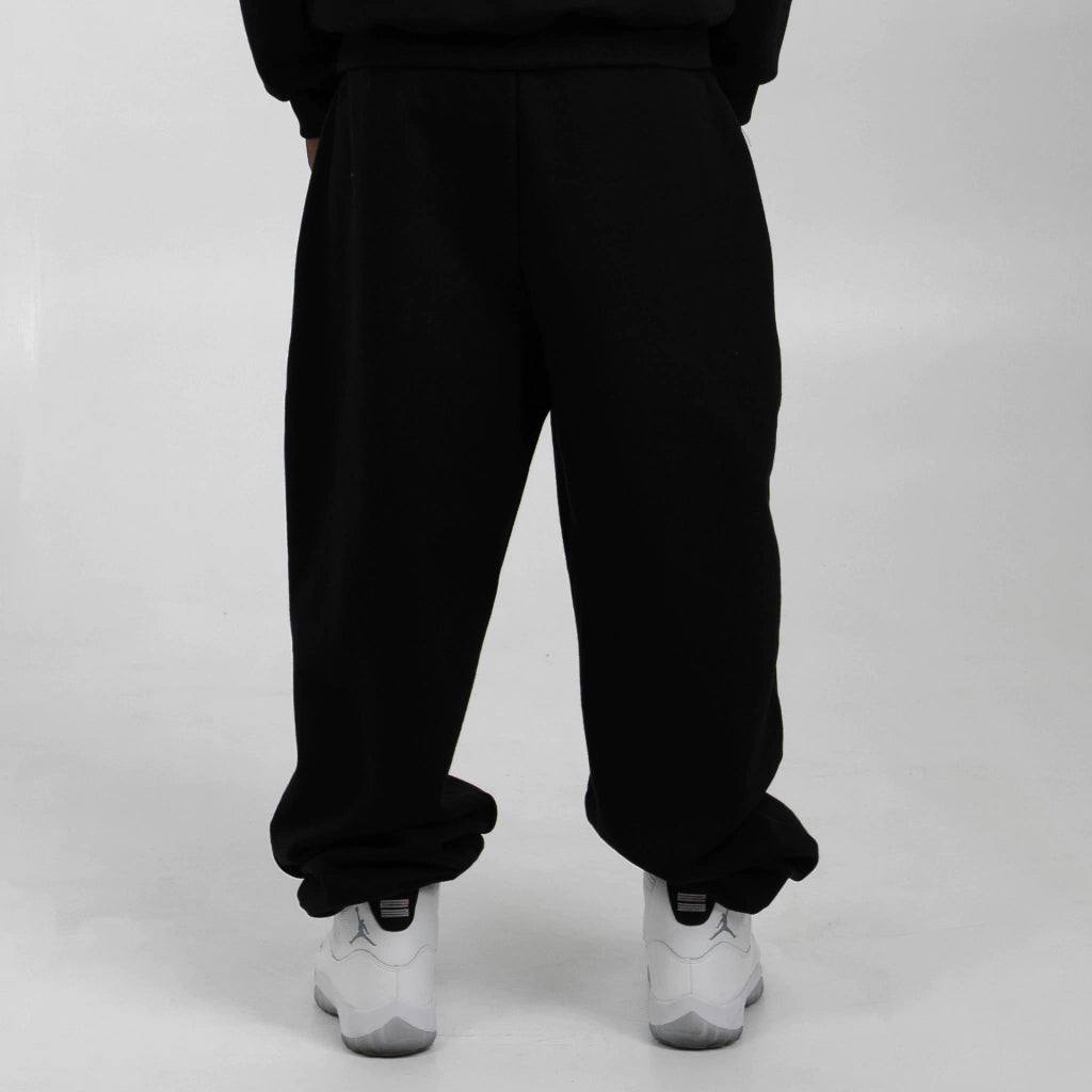 Essential Black Sweatpants - QUIET